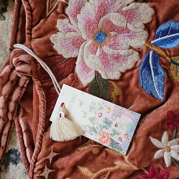 Johnny Was Celestin Velvet Tote  - Rare - EUC -  Price Firm - Picture 5 of 17